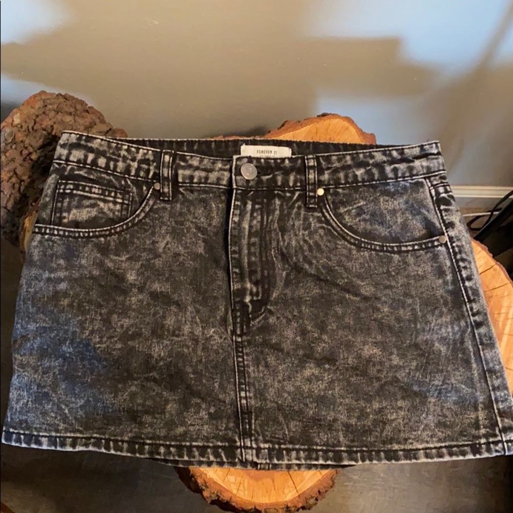 Cute Black, forever 21 distressed skirt